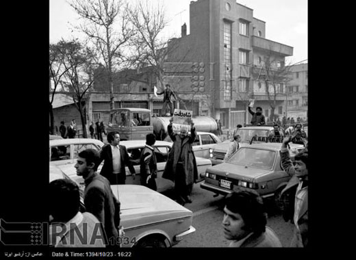 شادی مردم ایران پس از فرار شاه + تصاویر شادی مردم ایران پس از فرار شاه + تصاویر
