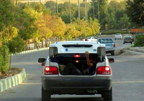شیوه عجیب یک سرویس برای جابجایی دانش آموزان