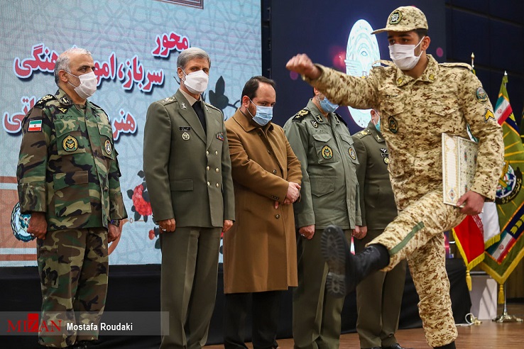 سخنگوی نیروهای مسلح: کاندیداهای ریاست جمهوری مجاز نیستند به موضوع «سرباز حرفهای» بپردازند سخنگوی نیروهای مسلح: کاندیداهای ریاست جمهوری مجاز نیستند به موضوع «سرباز حرفهای» بپردازند