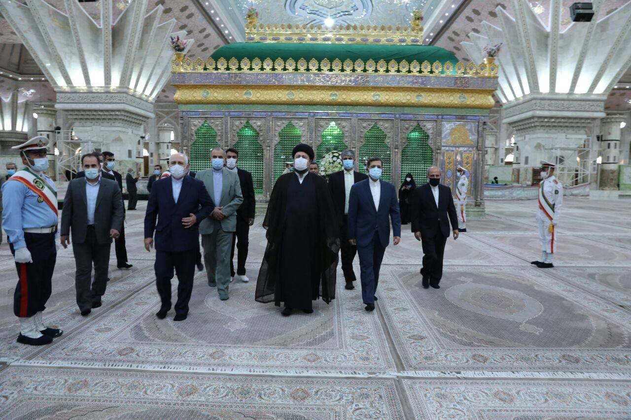 تجدید بیعت ظریف با اندیشههای بلند امام راحل تجدید بیعت ظریف با اندیشههای بلند امام راحل