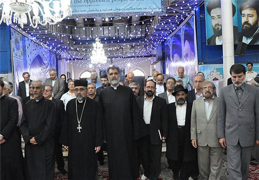 ارامنهای که کلیسایشان را وقف کردهاند + تصاویر ارامنهای که کلیسایشان را وقف کردهاند + تصاویر
