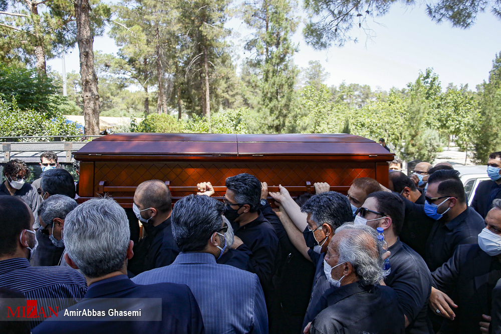 پیکر علی مرادخانی تشییع شد/صالحی: مرادخانی چهره فراموش نشدنی فرهنگ ایران است