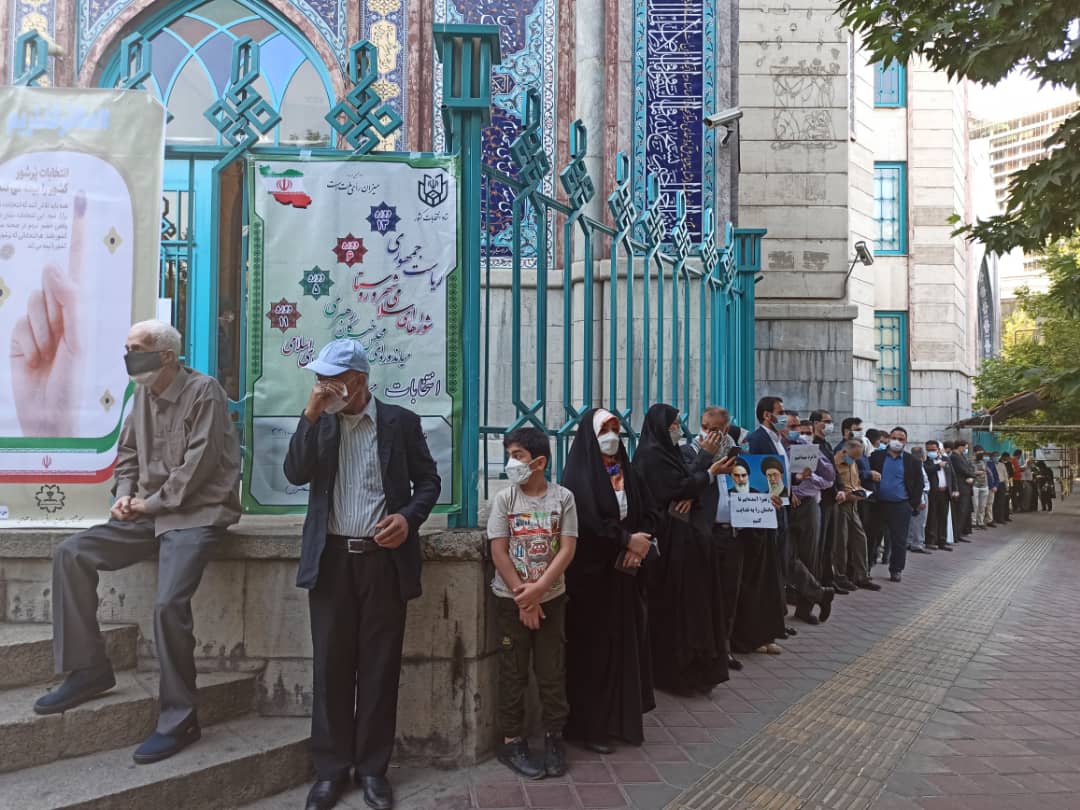 آغاز انتخابات چهارگانه ۱۴۰۰ در ایران اسلامی/ رهبر انقلاب رأی خود را به صندق انداختند + تصاویر، فیلم و حاشیه‌ها