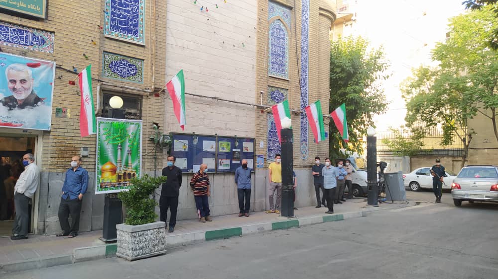آغاز انتخابات چهارگانه ۱۴۰۰ در ایران اسلامی/ رهبر انقلاب رأی خود را به صندق انداختند + تصاویر، فیلم و حاشیه‌ها