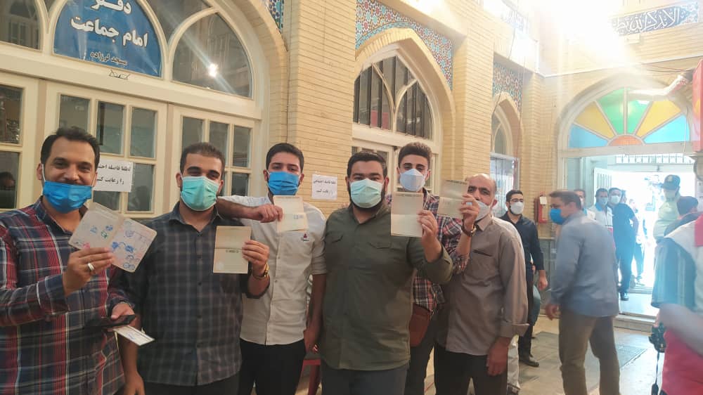 آغاز انتخابات چهارگانه ۱۴۰۰/ رهبر انقلاب رأی خود را به صندق انداختند/ صف‌های طولانی در دقایق ابتدایی رأی‌گیری + تصاویر، فیلم و حاشیه‌ها