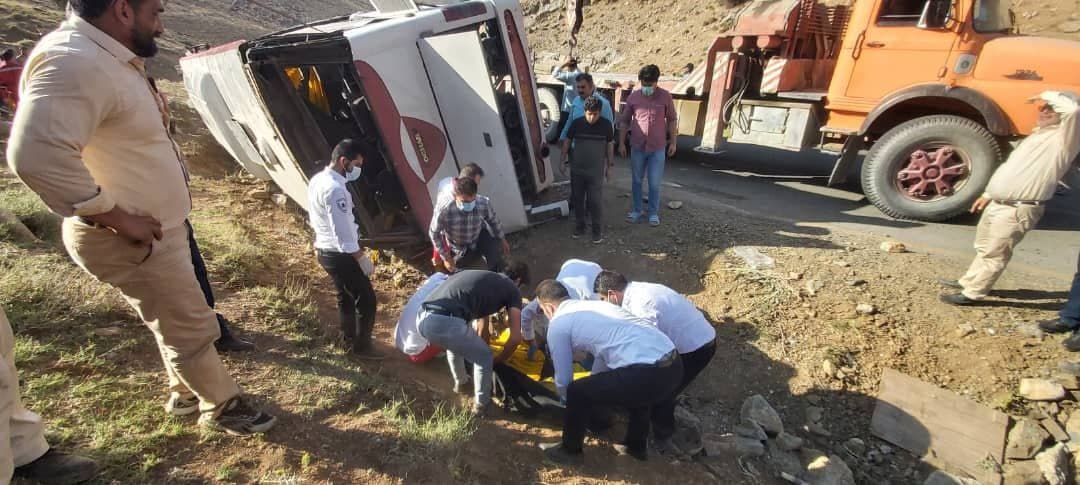 اولین تصاویر و فیلم از حادثه واژگونی اتوبوس خبرنگاران در نقده اولین تصاویر و فیلم از حادثه واژگونی اتوبوس خبرنگاران در نقده