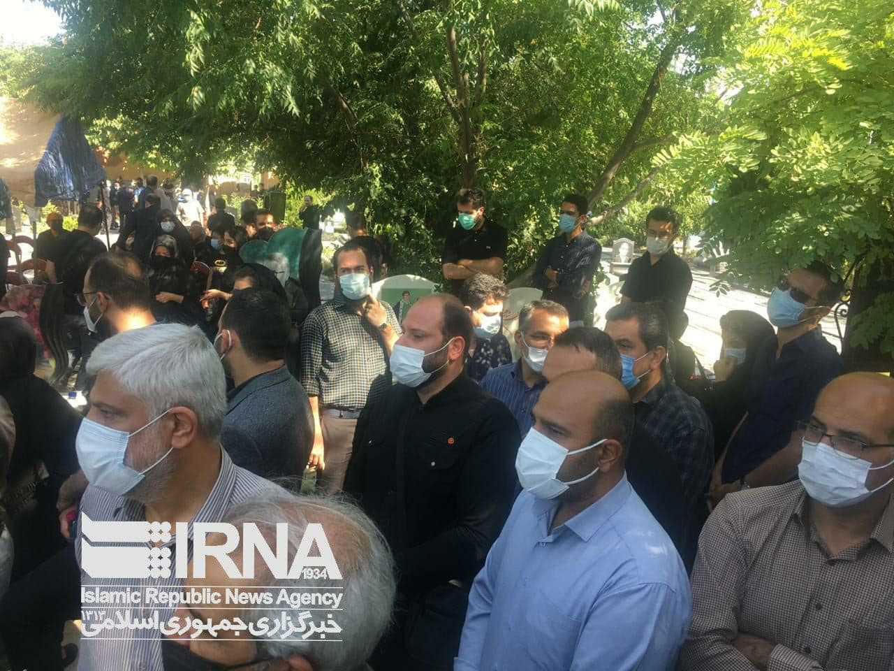 تصاویری از مراسم تشییع پیکر خبرنگارهای ایسنا و ایرنا تصاویری از مراسم تشییع پیکر خبرنگارهای ایسنا و ایرنا