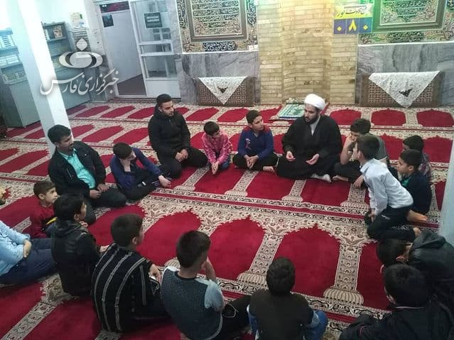 امام محله دهه هفتادی که نیازمندان را خانه دار میکند امام محله دهه هفتادی که نیازمندان را خانه دار میکند