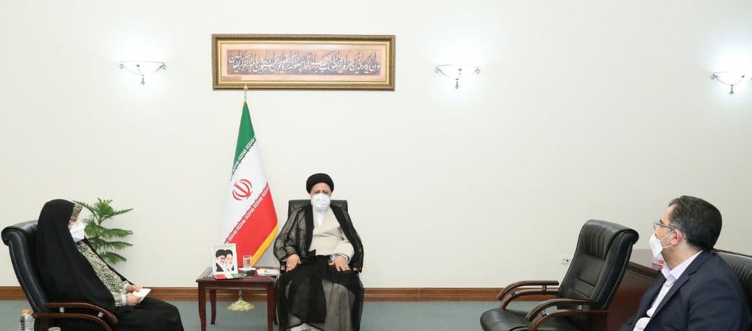 دیدار معاونین امور مجلس، حقوقی و امور زنان و خانواده رئیس جمهور با آیتالله رئیسی دیدار معاونین امور مجلس، حقوقی و امور زنان و خانواده رئیس جمهور با آیتالله رئیسی