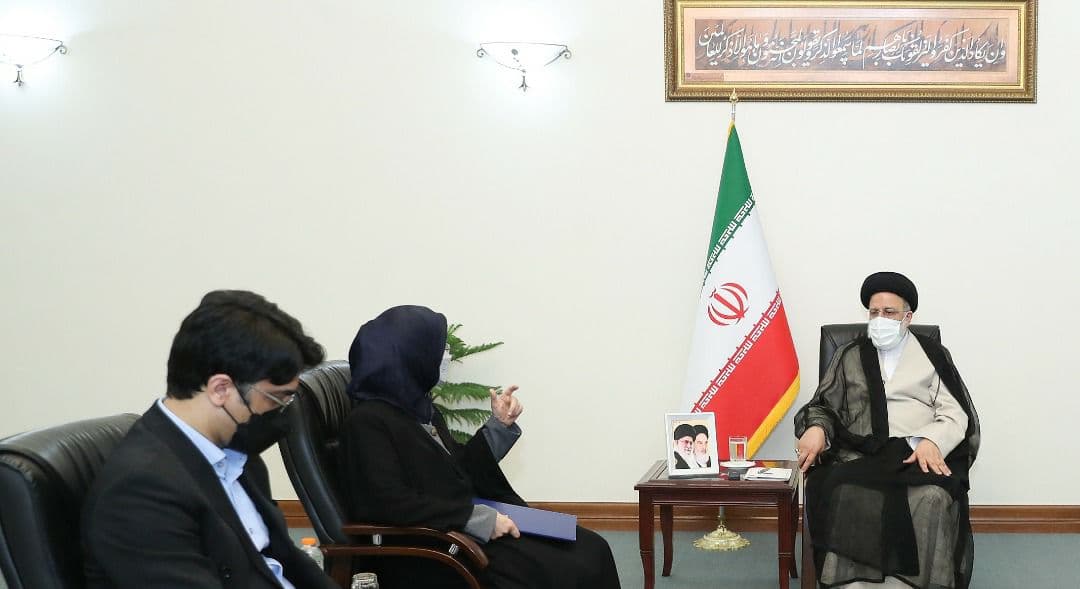 دیدار معاونین امور مجلس، حقوقی و امور زنان و خانواده رئیس جمهور با آیتالله رئیسی دیدار معاونین امور مجلس، حقوقی و امور زنان و خانواده رئیس جمهور با آیتالله رئیسی
