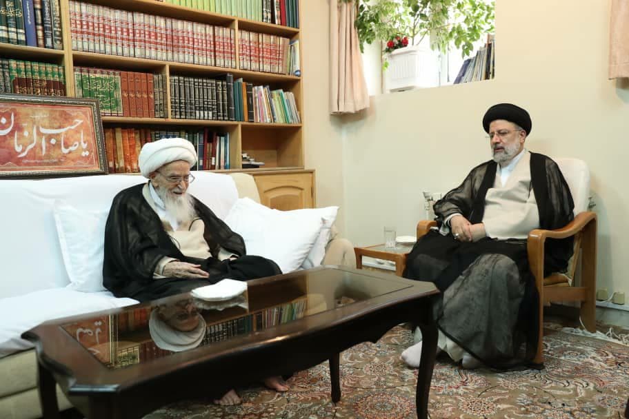 دیدار آیتالله رئیسی با مراجع تقلید دیدار آیتالله رئیسی با مراجع تقلید