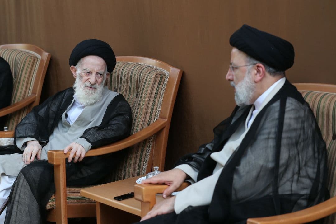 دیدار و گفتگوی آیت الله سید ابراهیم رئیسی با اعضای جامعه مدرسین حوزه علمیه قم دیدار و گفتگوی آیت الله سید ابراهیم رئیسی با اعضای جامعه مدرسین حوزه علمیه قم