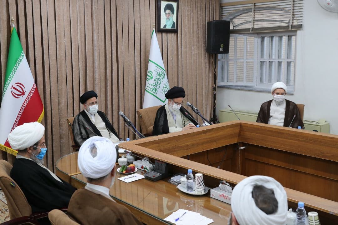 دیدار و گفتگوی آیت الله سید ابراهیم رئیسی با اعضای جامعه مدرسین حوزه علمیه قم دیدار و گفتگوی آیت الله سید ابراهیم رئیسی با اعضای جامعه مدرسین حوزه علمیه قم