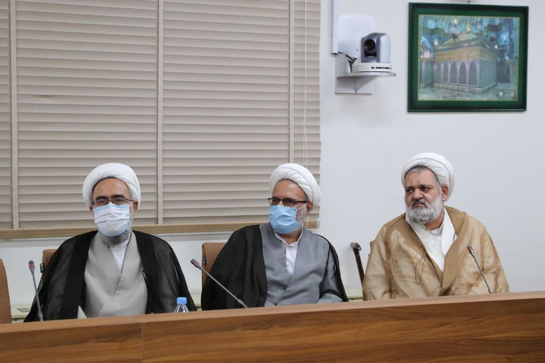 دیدار و گفتگوی آیت الله سید ابراهیم رئیسی با اعضای جامعه مدرسین حوزه علمیه قم دیدار و گفتگوی آیت الله سید ابراهیم رئیسی با اعضای جامعه مدرسین حوزه علمیه قم