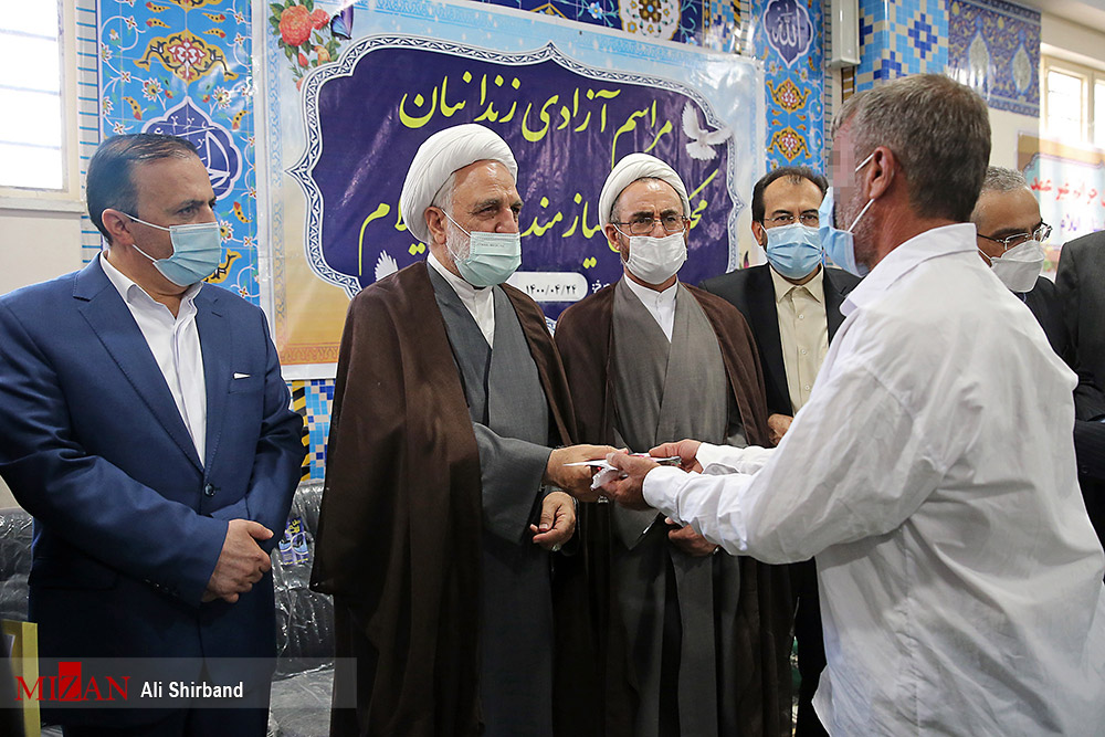 حجت‌الاسلام والمسلمین محسنی اژه‌ای در دومین هفته پس از انتصاب، از زندان جدیدالتاسیس مرکزی ایلام بازدید کرد/ آزادی زندانیان مالی در حضور رئیس دستگاه قضا