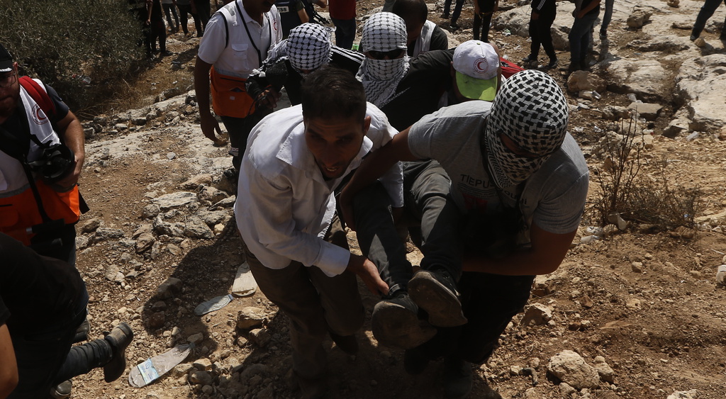 شهادت نوجوان فلسطینی/ مجروح شدن ۳۲۰ نفر در جنوب نابلس شهادت نوجوان فلسطینی/ مجروح شدن ۳۲۰ نفر در جنوب نابلس