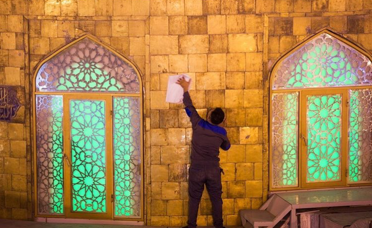شست‌وشوی گنبد حرم سیدالشهدا (ع) +عکس و فیلم