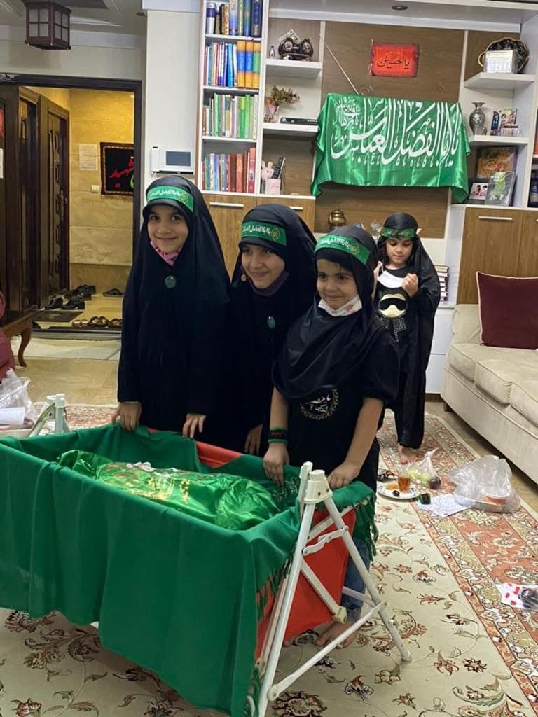 برگزاری پویش «هر خانه یک حسینیه» در منزل برادر یک شهید