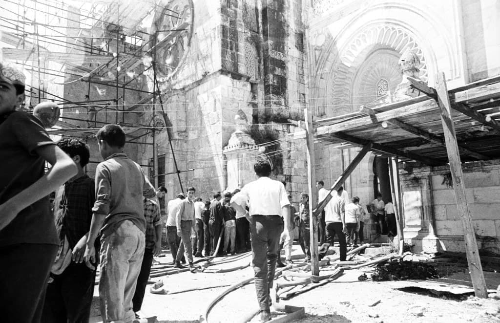 فیلم| هشدار مقاومت فلسطین به رژیم صهیونیستی در سالروز آتش سوزی مسجدالاقصی فیلم| هشدار مقاومت فلسطین به رژیم صهیونیستی در سالروز آتش سوزی مسجدالاقصی
