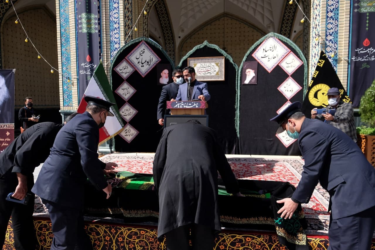 پیکر عالم و متفکر برجسته محمدرضا حکیمی تشییع شد پیکر عالم و متفکر برجسته محمدرضا حکیمی تشییع شد