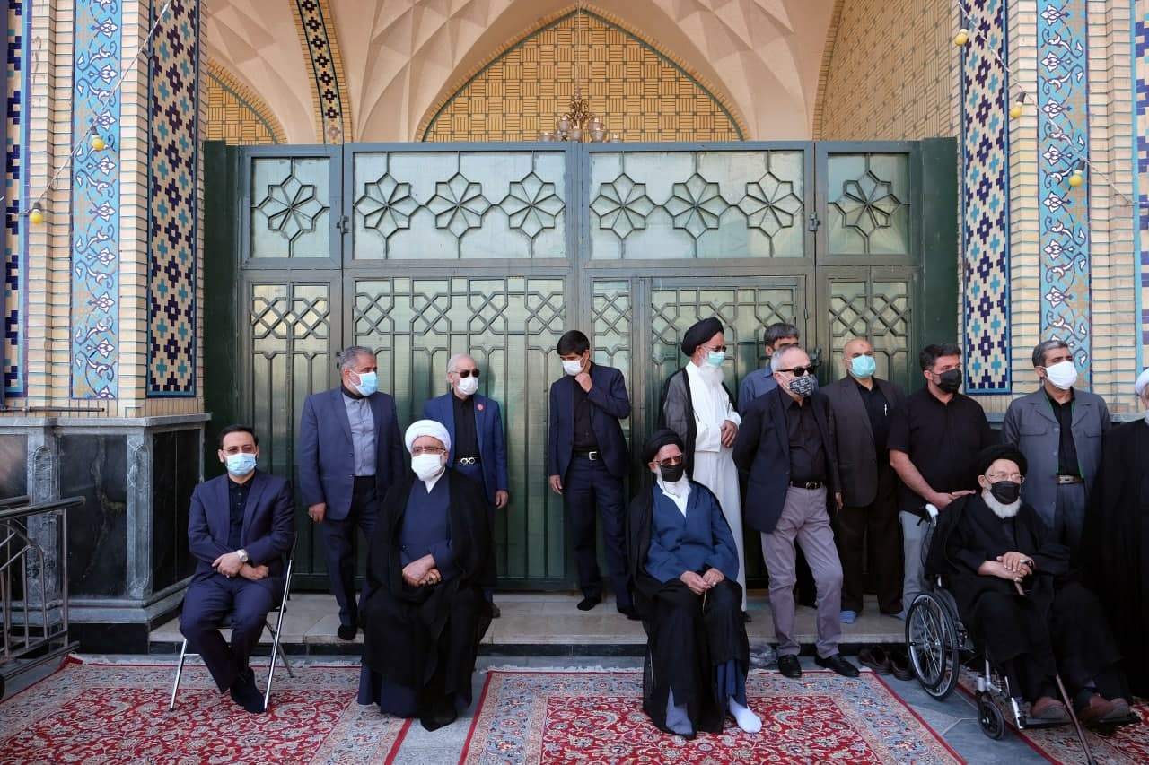 پیکر عالم و متفکر برجسته محمدرضا حکیمی تشییع شد پیکر عالم و متفکر برجسته محمدرضا حکیمی تشییع شد