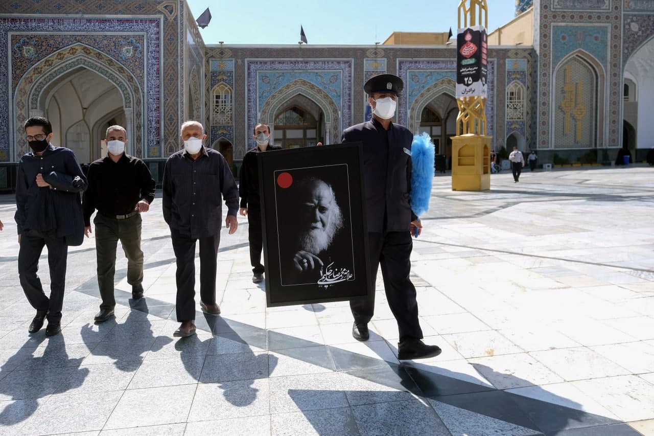 پیکر عالم و متفکر برجسته محمدرضا حکیمی تشییع شد پیکر عالم و متفکر برجسته محمدرضا حکیمی تشییع شد