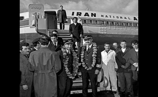 ورود نخستین هواپیمای بوئینگ 707 به ایران در 4 بهمن 1348 ورود نخستین هواپیمای بوئینگ 707 به ایران در 4 بهمن 1348