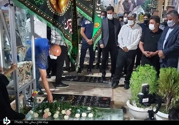 قلعه نوعی، بر سر مزار شهید «حاج قاسم سلیمانی» قلعه نوعی، بر سر مزار شهید «حاج قاسم سلیمانی»