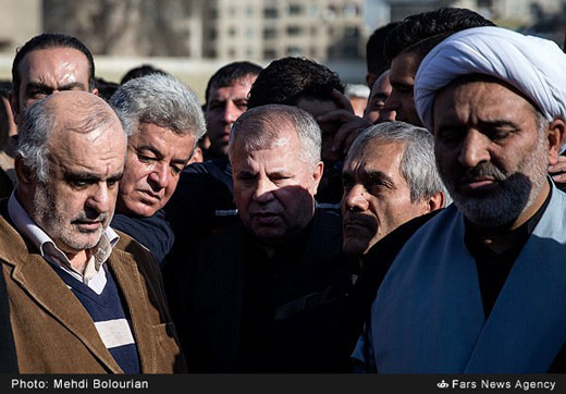 «عابر بانک»، «سلطان» و جادوگر در مراسم تشییع «سرطلایی» «عابر بانک»، «سلطان» و جادوگر در مراسم تشییع «سرطلایی»