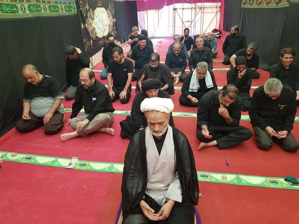 اجرای برنامه‌های فرهنگی توسط مهران رجبی در کربلا/آغاز به کار رسمی موکب حسینیه قمی‌ها
