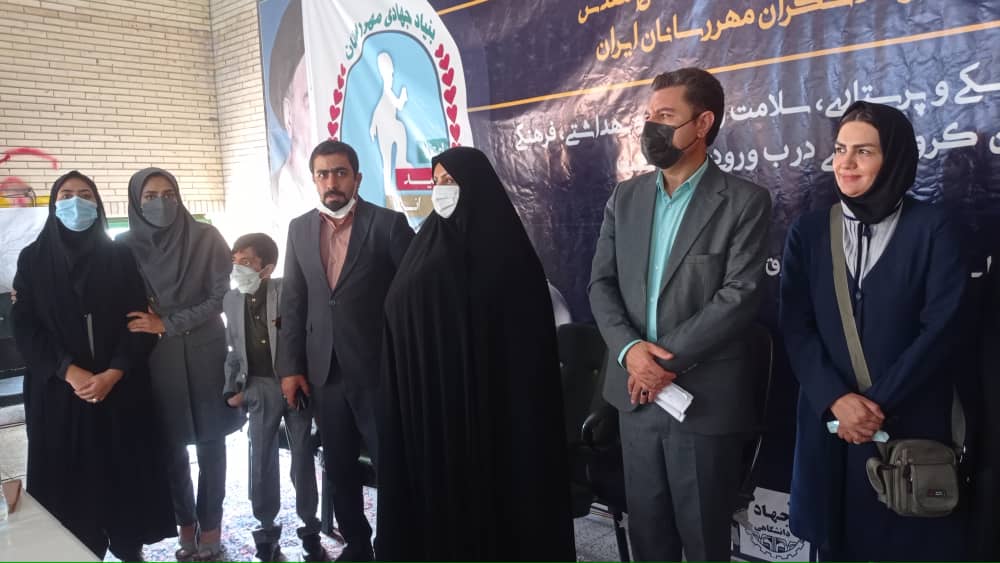 توزیع ۱۵ هزار جلد دفتر مشق بین دانشآموزان جنوب شرق کشور توزیع ۱۵ هزار جلد دفتر مشق بین دانشآموزان جنوب شرق کشور