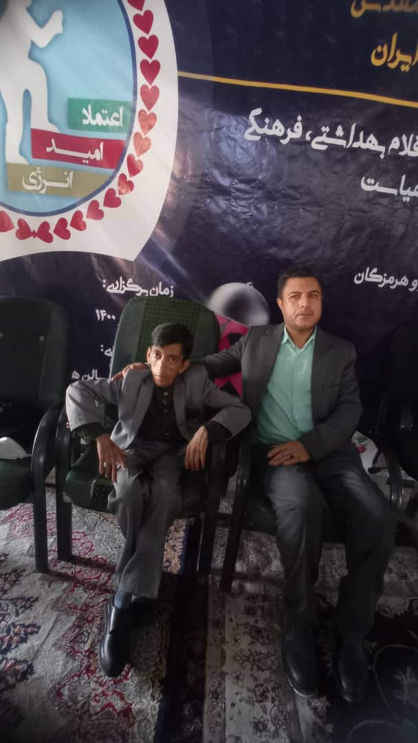 توزیع ۱۵ هزار جلد دفتر مشق بین دانشآموزان جنوب شرق کشور توزیع ۱۵ هزار جلد دفتر مشق بین دانشآموزان جنوب شرق کشور