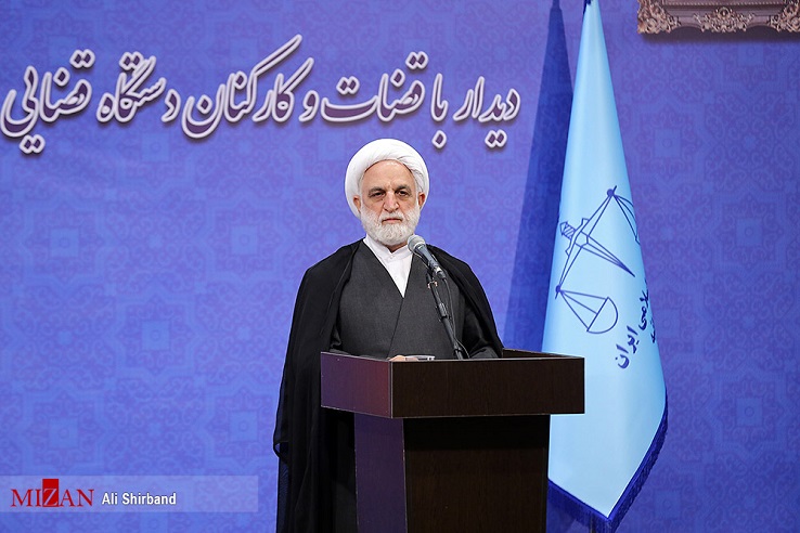 تاکید رئیس دستگاه قضا بر تشکیل کارگروه و تعیین زمانبندی برای حل مسائل استان قزوین/ دستگاه‌های اطلاعاتی و امنیتی کسانی که چوب لای چرخ مردم می‌گذارند را به قوه قضاییه معرفی کنند/ منتقدان بر قوه قضاییه منت می‌گذارند/هیچ واحد تولیدی که امکان فعالیت دارد نباید تعطیل و یا ظرفیت آن کاسته شود
