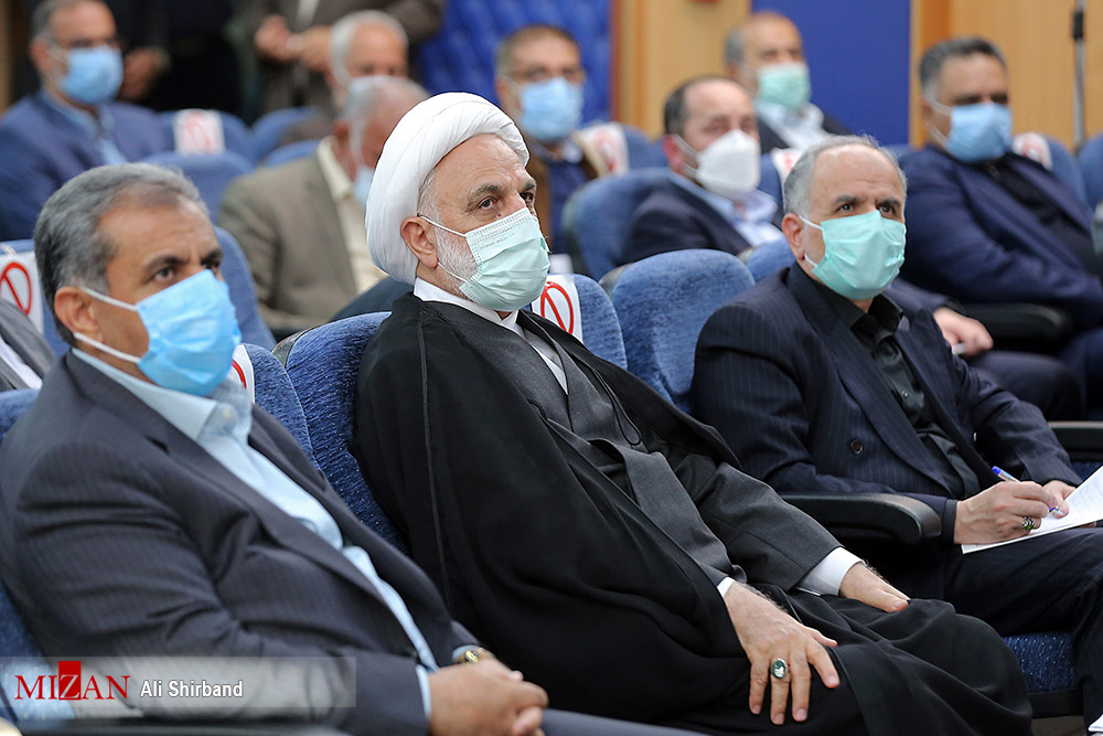 تاکید رئیس دستگاه قضا بر تشکیل کارگروه و تعیین زمانبندی برای حل مسائل استان قزوین/ دستگاه‌های اطلاعاتی و امنیتی کسانی که چوب لای چرخ مردم می‌گذارند را به قوه قضاییه معرفی کنند/ منتقدان بر قوه قضاییه منت می‌گذارند/هیچ واحد تولیدی که امکان فعالیت دارد نباید تعطیل و یا ظرفیت آن کاسته شود
