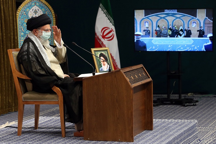 ارتباط تصویری فرمانده کل قوا با مراسم مشترک دانشآموختگی دانشجویان دانشگاههای افسری نیروهای مسلح ارتباط تصویری فرمانده کل قوا با مراسم مشترک دانشآموختگی دانشجویان دانشگاههای افسری نیروهای مسلح