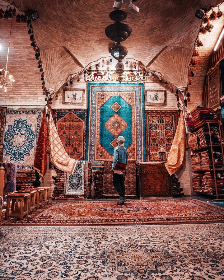 حجره دیدنی فرش فروشی میدان نقش جهان