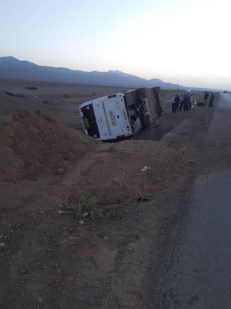 واژگونی اتوبوس مسافربری در محور دامغان_شاهرود با ۳۳ حادثهدیده واژگونی اتوبوس مسافربری در محور دامغان_شاهرود با ۳۳ حادثهدیده