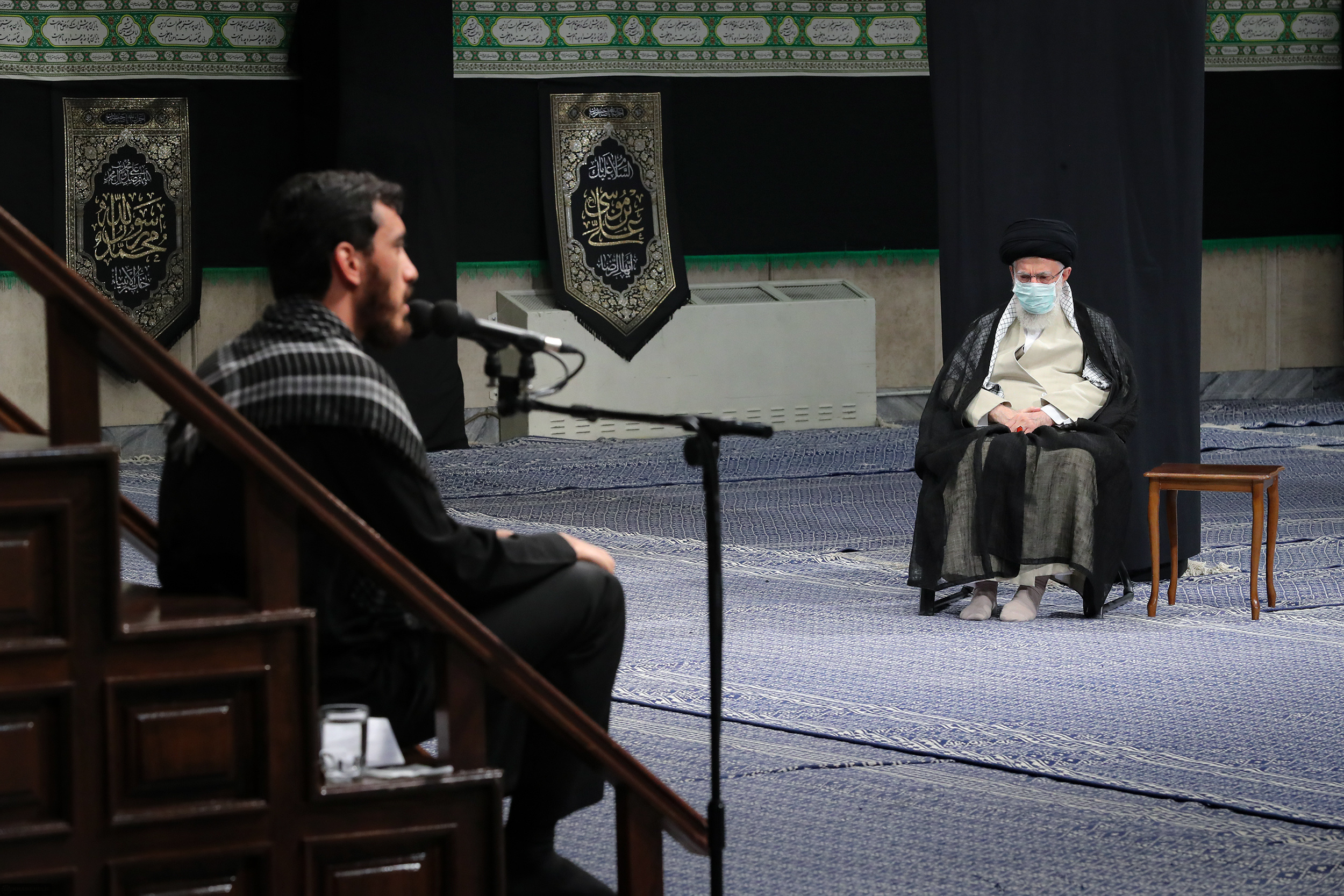 مراسم عزاداری شهادت امام رضا (ع) با حضور رهبر انقلاب برگزار شد مراسم عزاداری شهادت امام رضا (ع) با حضور رهبر انقلاب برگزار شد