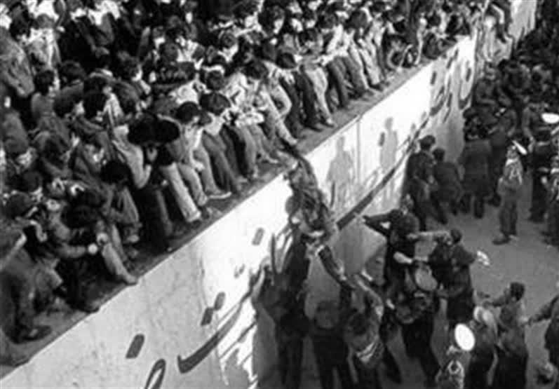 غیرمعقولترین رفتار یک رئیسجمهور به روایت رهبر انقلاب غیرمعقولترین رفتار یک رئیسجمهور به روایت رهبر انقلاب