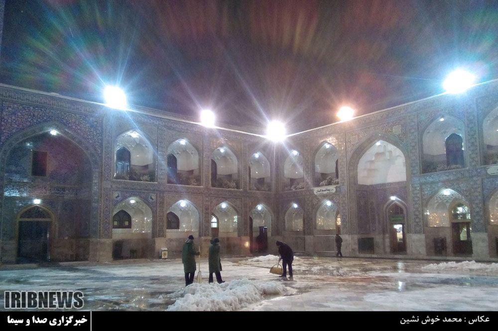 یخ، در بهشت امام رضا (ع) یخ، در بهشت امام رضا (ع)