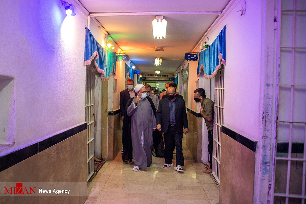انجام ۲۹ هزار بازدید حضوری و ۷ هزار بازدید الکترونیکی از زندانهای سراسر کشور توسط مسئولان قضایی برای رفع مشکلات زندانیان انجام ۲۹ هزار بازدید حضوری و ۷ هزار بازدید الکترونیکی از زندانهای سراسر کشور توسط مسئولان قضایی برای رفع مشکلات زندانیان