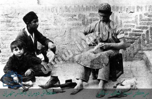 نگاهی به زندگی روزمره مردم ایران در اواخر عصر قاجار نگاهی به زندگی روزمره مردم ایران در اواخر عصر قاجار