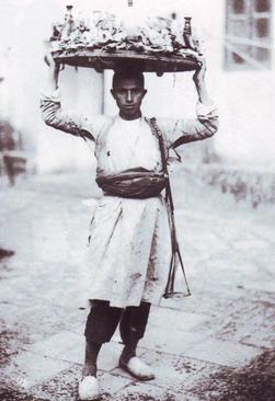 نگاهی به زندگی روزمره مردم ایران در اواخر عصر قاجار نگاهی به زندگی روزمره مردم ایران در اواخر عصر قاجار