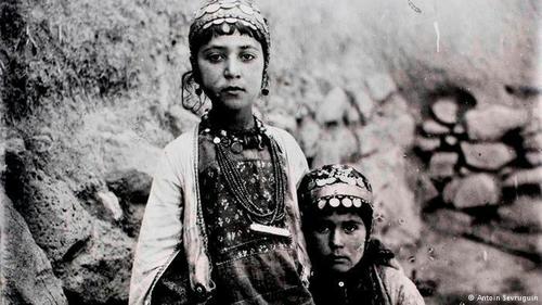 نگاهی به زندگی روزمره مردم ایران در اواخر عصر قاجار نگاهی به زندگی روزمره مردم ایران در اواخر عصر قاجار