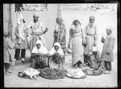 نگاهی به زندگی روزمره مردم ایران در اواخر عصر قاجار نگاهی به زندگی روزمره مردم ایران در اواخر عصر قاجار
