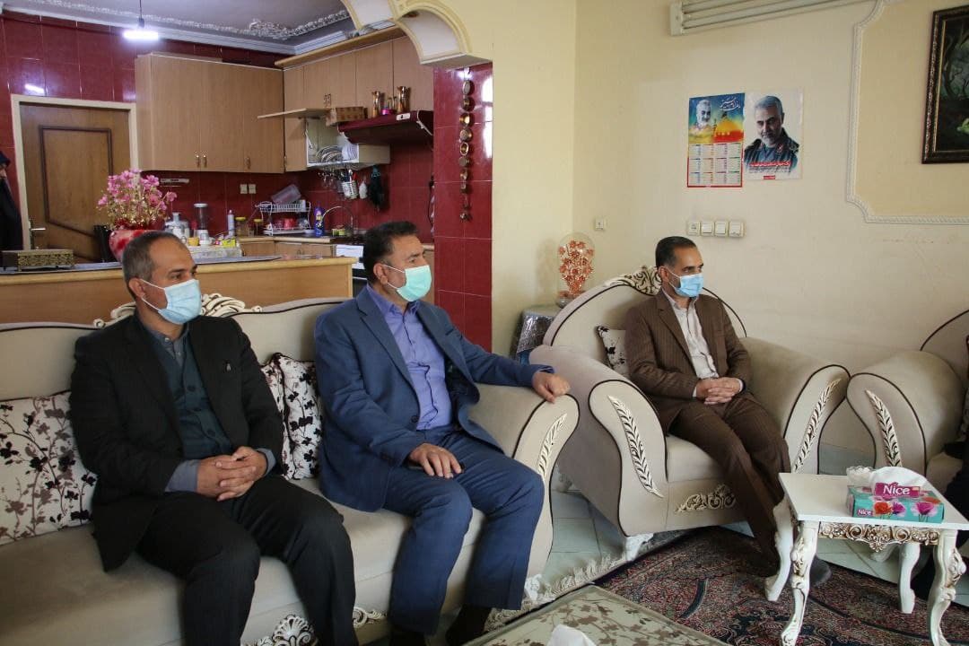 روایتی از تلاش یک متهم برای خودکشی در دادگاه/ قاضی کرمانی متهم را از خودکشی نجات داد و زیر تیغ جراحی رفت روایتی از تلاش یک متهم برای خودکشی در دادگاه/ قاضی کرمانی متهم را از خودکشی نجات داد و زیر تیغ جراحی رفت