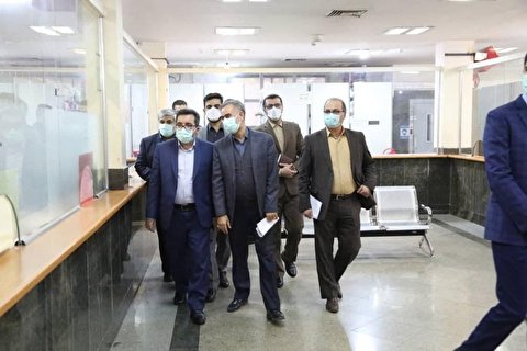 بازدید سرزده رئیس سازمان ثبت از واحد‌های ثبتی/ سرپرست اداره ثبت اسناد و املاک ملارد در پی تخلفات مشاهده شده عزل شد