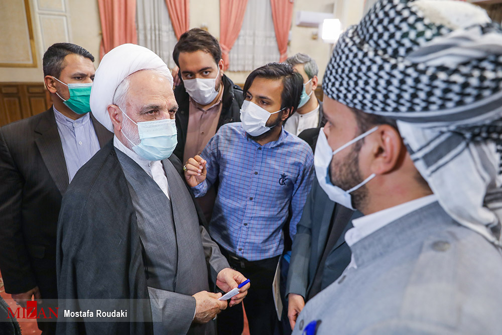 حجت الاسلام و المسلمین اژه‌ای در جمع دانشجویان: فقط در بلندگو نمی‌گویم من را نقد کنید/ زیبنده نیست این تعداد زندانی داشته باشیم/ در طول پنج ماه اخیر هیچ زندانی نیست که حداقل یکبار بازرسی نشده باشد