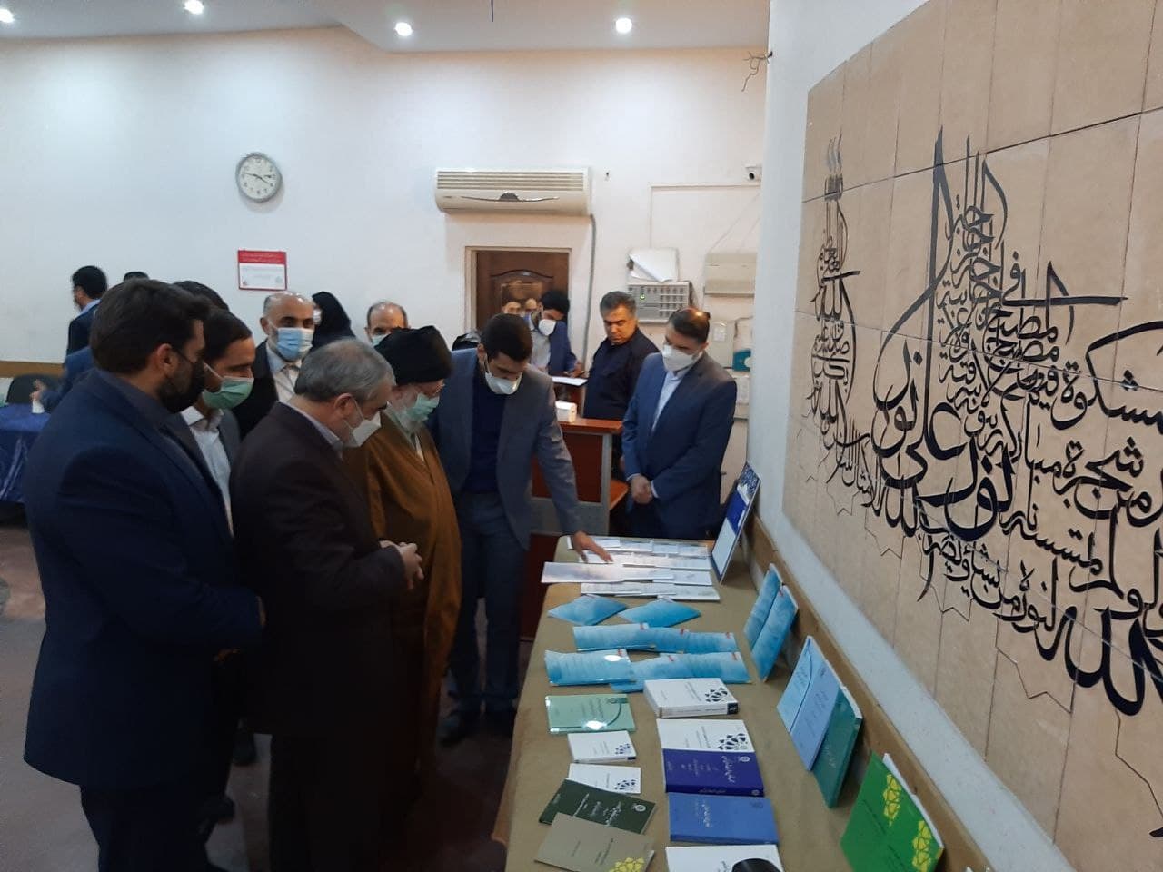 آغاز مراسم گرامیداشت هفته پژوهش با حضور آیت‌الله محمد خامنه‌ای