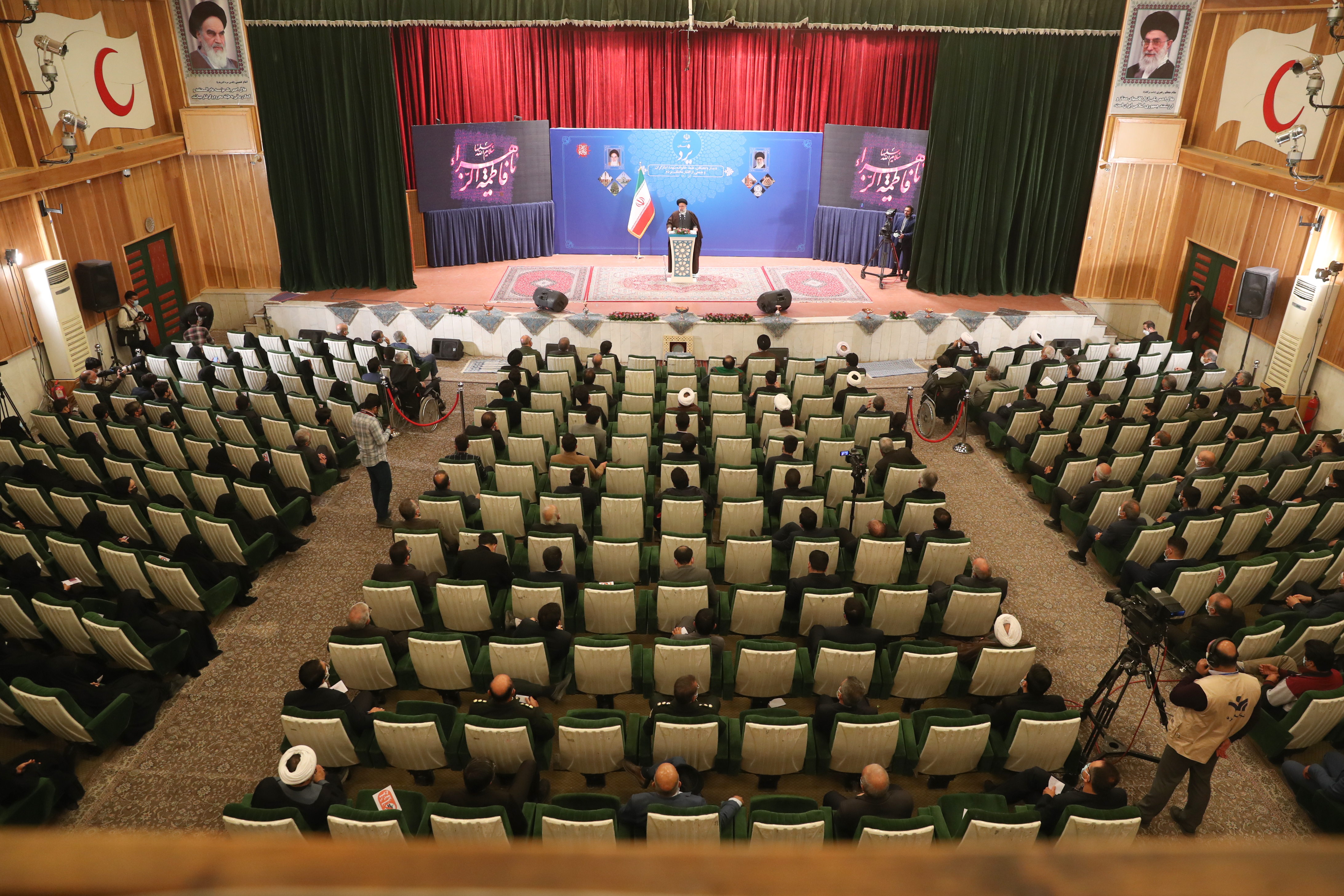 دارالعباده مقصد دوازدهمین سفر استانی رئیس جمهور و وزرا/ دستور رئیس جمهور برای تشکیل کارگروه فعالسازی کارگاههای نیمه فعال دارالعباده مقصد دوازدهمین سفر استانی رئیس جمهور و وزرا/ دستور رئیس جمهور برای تشکیل کارگروه فعالسازی کارگاههای نیمه فعال